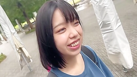 Asian beauty getting her pussy creampied in amateur video