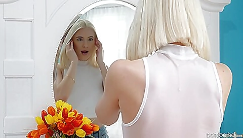 Blonde with a small tits and natural curves enjoys toy