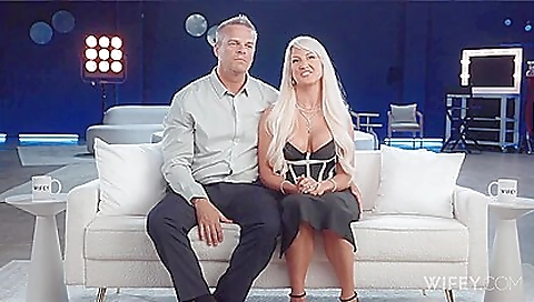 Big booty milf with big tits gets fucked by a stranger at home