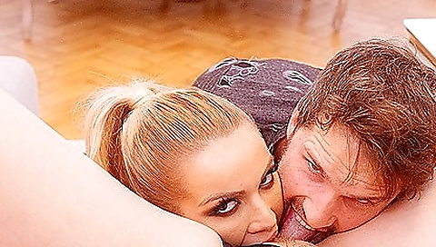 Cherry kiss for a real close-up in a vr porn scene