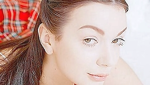 Sexy teen 18+ enjoys some sweet release and enjoys her porn video