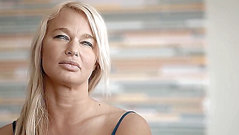 Hottest milf with huge natural tits fucks in cunnilingus