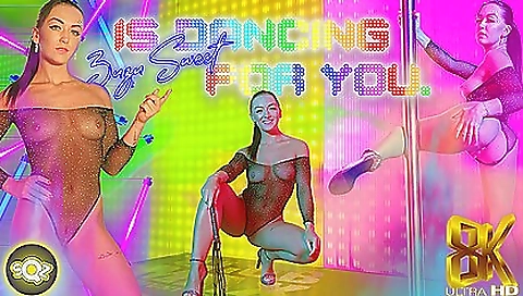 Busty girl with a big ass is doing solo fucking in vr