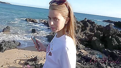 Amateur blonde shows him how she uses her tits to cum