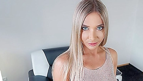 Hot brunette is really amazing and riding my cock real good