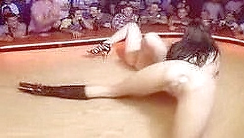 Sexy teen showing off her curves in a sexy solo clip